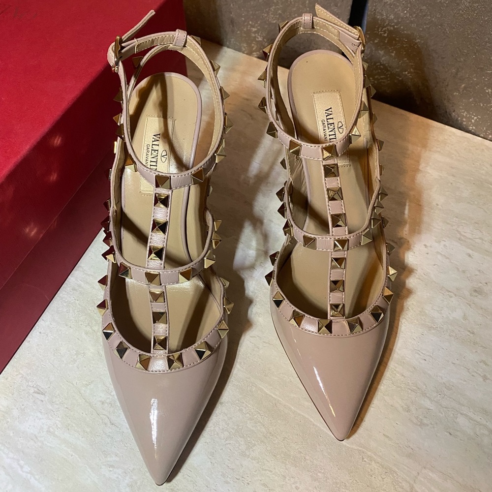 Blush Valentino Rockstud Patent Leather Heels - Picture 4 of 10